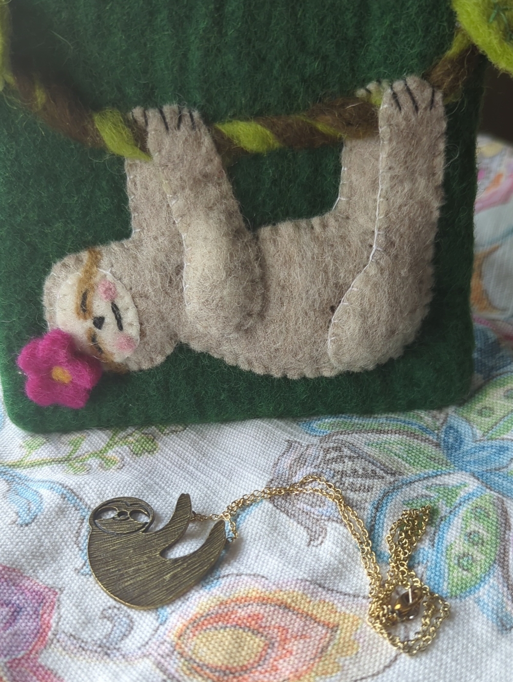 Sloth Change Purse - Picture 2 of 12